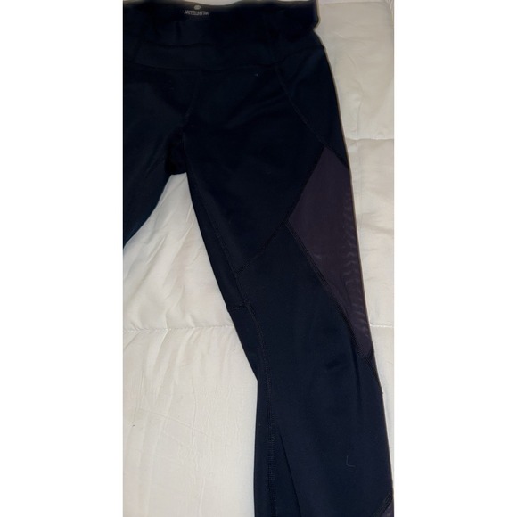 Athleta Women's Navy Workout Legging with Mesh Panels Medium - Picture 2 of 6